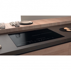 Hotpoint Induction hob - 77cm wide - 1