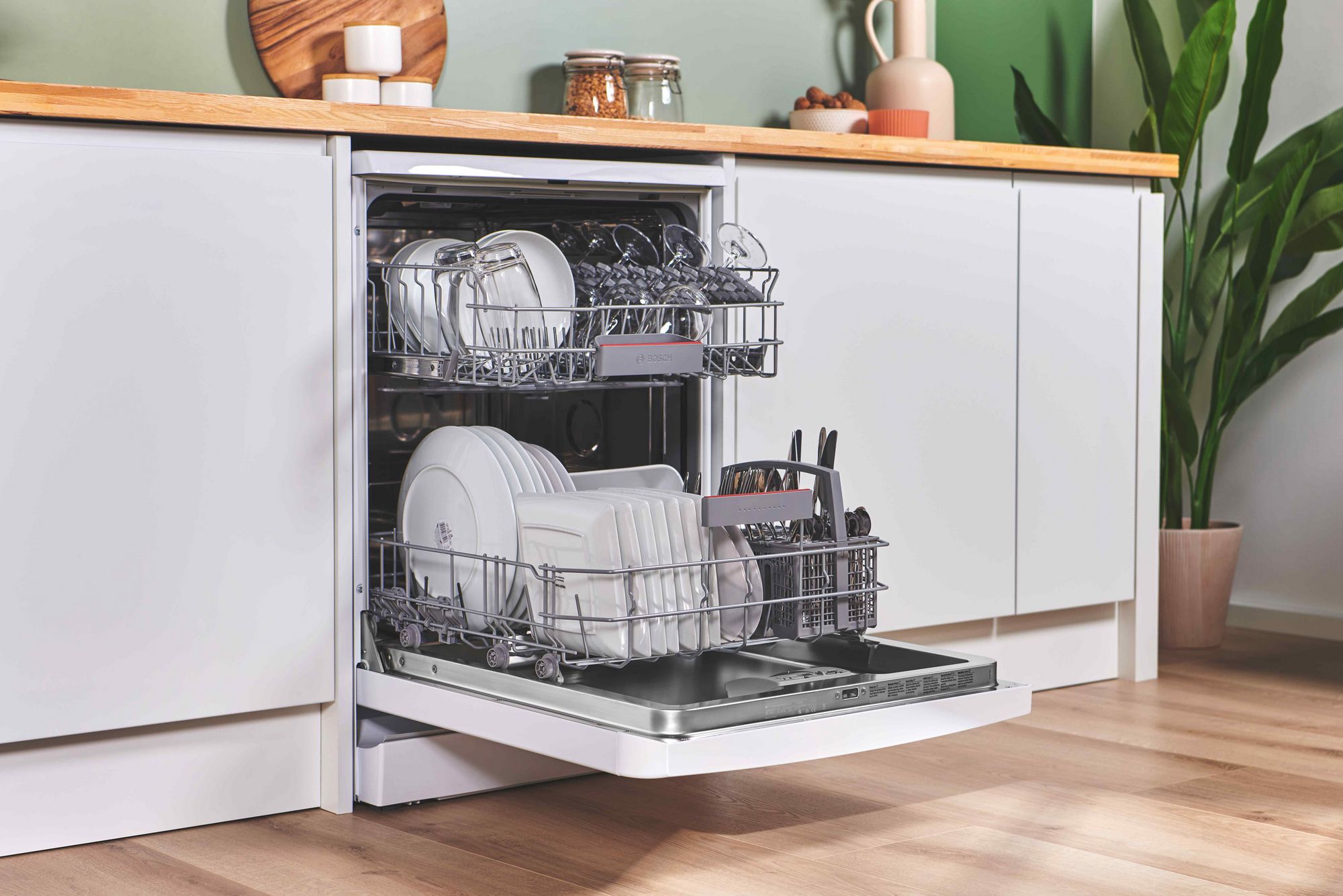 Bosch Series 4, Free-standing dishwasher, 60 cm, White thumbnail image